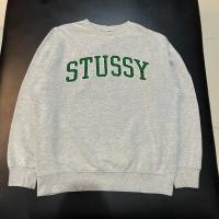 ราคา stussy collegiate crewneck (43079780687)