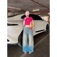 ราคา Set 2 ชิ้น เสื้อยืดสีชมพูบานเย็น แต่งคริสตัลวิบวับ กางเกงยีนส์ทรงขากระบอกใหญ่เอวสูง (54907804567)