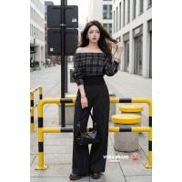 ราคา Set 2 ชิ้น เสื้อแขนยาวปาดไหล่ แต่งจั้มผ้ายืดช่วงเอว เนื้อผ้าทอลาย กางเกงยีนส์ขายาว (55707531435)