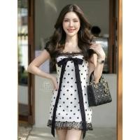 ราคา Set 2 ชิ้น เสื้อลายPolka dot แขนซีทรูแต่งระบายลูกไม้ที่ขอบเสื้อและชายเสื้อ หน้าอกแต่งโบว์หางยาว แมตกางเกงขาสั้นสีขาว (23365293882)