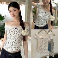 ราคา W6215 เสื้อยืดแขนสั้น ผ้ายืดร่องเล็ก ลายดอกไม้เล็กๆ ผ้าแฟชั่นเกาหลี TAG WG WE (43807655642)
