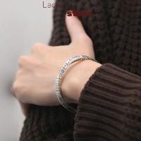 ราคา สร้อยข้อมือวินเทจ Mobius Twisted Cuff แบบ unisex สำหรับชายและหญิง เครื่องประดับโทเทมทันสมัย (48506993137)