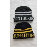 ราคา หมวกไหมพรม หมวกถัก Harry Potter บ้านสลิธิริน Slytherin บ้านฮัฟเฟิลพัฟ Hufflepuff (43377379132)