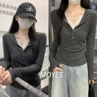 ราคา MOYES ในสต็อก เสื้อถักคอวีลูกไม้เทียมสองชิ้นสีเทาสำหรับผู้หญิง ทรงเข้ารูปสไตล์ใหม่ ฤดูใบไม้ร่วงและฤดูหนาวปี 2025 (46550511223)