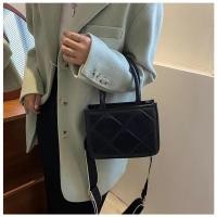 ราคา HB 479 กระเป๋าสะพายข้าง หนังนิ่ม (17721127459)