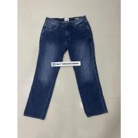 ราคา กางเกงยีนส์ผู้ชาย เอว 34 Wrangler รุ่น Greensboro (12377964150)
