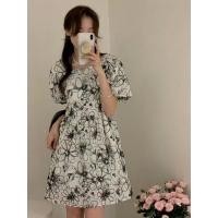 ราคา 8244 เดรสสั้นสีครีมดอกไม้ดำ (16777986841)