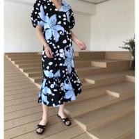 ราคา 2618 เดรสดำลายดอกไม้สีฟ้า (5349640329)