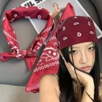 ราคา ผ้าพันคอสี่เหลี่ยมดอกไม้เม็ดมะม่วงหิมพานต์ ผ้าพันคอหัวunisex เกาหลีretro Hiphopผ้าพันคอสีแดง หญิงกีฬาStreet Hipster Headscarf มัลติฟังก์ชั่พิมพ์ผ้าเช็ดหน้า (27627955758)