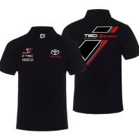 ราคา ATTITUDE TOYOTA TOYOTA เสื้อยืดแขนสั้นเสื้อโปโลเสื้อผ้าโลโก้สําหรับผู้ชายและผู้หญิงS 5XL (45209476717)