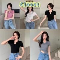 ราคา Closet เสื้อผ้าผู้หญิง เสื้อไหมพรมแขนสั้น คอเว้าวีเล็กๆน่ารักใส่สบายมาก C 40017 (27104867699)