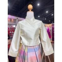 ราคา เสื้อผ้าไหมแท้100 ลายลูกแก้วสีครีม ปักแขนเสื้อดอกเดซี่ (40458862891)