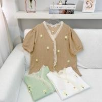 ราคา gp ? ? ? ? เสื้อน่ารักเนื้อผ้าเรย่อนนุ่มนิ่มใส่สบายม๊วกก ติดดอกไม้3Dน่ารักตะมุตะมิสุดๆ (19284998728)