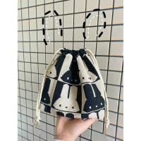 ราคา สีดําสีขาวกระต่ายกระเป๋าเครื่องสําอาง เชือกรูด เชือกรูด เชือกรูด กระเป๋าความจุขนาดใหญ่การจัดเก็บถุงผ้าสี่เหลี่ยมถุงจิปาถะเดินทางแบบพกพาปอ (51108745363)