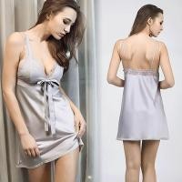 ราคา SZ1361ชุดนอนผ้าซาตินแต่งลูกไม้เรียบหรูสีเทาเงิน (517430843)