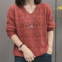 ราคา เสื้อสเวตเตอร์แขนยาวคอวีฉลุลายทรงฉลุลายไซส์ใหญ่พิเศษแบบใหม่ฤดูใบไม้ผลิและฤดูใบไม้ร่วงสไตล์เกาหลีเสื้อแฟชั่นทรงหลวมเรียบง่ายแมทช์ลุคง่ายสำหรับผู้หญิง (27332477626)