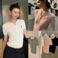 ราคา W9103 เสื้อคอกลม ผ้าทอไหมพรมเนื้อนิ่มลายเปีย งานปักโลโก้ช่วงอก ผ้ายืดหยุ่นได้ดี แฟชั่นเกาหลี TAG WG WE (50108046744)
