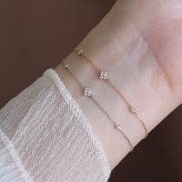 ราคา สร้อยข้อมือเงินสเตอร์ลิง 925 ประดับด้วยลายสี่กลีบดอกไม้และไพลิน Zircon เพื่อนำโชค เป็นของขวัญพิเศษสำหรับคนสำคัญ (45409359057)