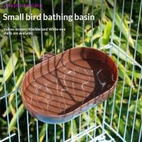 ราคา เช่น แขวนนกนกแก้วอาบน้ําอ่างล้างหน้ามัลติฟังก์ชั่ให้อาหารชามกรงนกอุปกรณ์นกนกแก้ว นกแก้ว เครื่องป้อนนกอุปกรณ์ ได้ (51307365185)