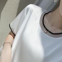 ราคา เสื้อท็อปคอกลมผ้าไหมหม่อนซาติน สำหรับผู้หญิง ลายใหม่ คอวีแขนสั้น ใส่ง่ายสบายๆ ในสไตล์ลำลอง (46159494299)
