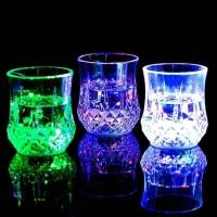 ราคา Enduring ที่ไม่ซ้ํากัน LED แก้วไวน์ Light Up Barware ถ้วยเครื่องดื่มถ้วยโปร่งใส KTV Bar แก้วเบียร์ (40320371026)