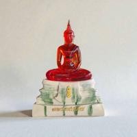 ราคา พระบูชาหลวงพ่อโสธรเนื้อเรซินสีแดงด้านในบรรจุพระแก้วมรกตตรงกลางองค์ พระบูชาประจำวันอาทิตย์ (57053115602)