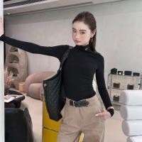 ราคา เสื้อยืดแขนยาวสีดำและขาว คอสูง สลิมฟิต ใส่สบาย (55755045456)