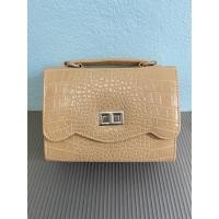 ราคา กระเป๋าหนัง สีครีม มือ1 (44124794871)