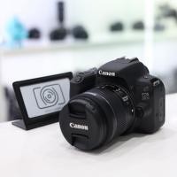 ราคา กทม ส่งด่วน Canon 200d พร้อม เลนส์ สภาพ ใหม่ การทำงานเต็ม ระบบ เมนูไทย หน้า จอ ทัชสกรีน ปรับ กาง ได้ มีwifi (1941518784)