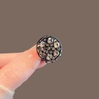ราคา MAUROPOLI คลังสินค้าพร้อม French Cute Girl Bangs Metal Rhinestone Fashion Small Grab Clip Simple Temperament All Match Hairpin Korean Version Hairpin (43301791819)