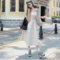 ราคา เดรสยาวชุดจั๊มสูท มีโลโก้โลหะสีเบจ สายรัดไหล่ปรับได้ และกระเป๋าขนาดใหญ่ ออกแบบเพื่อความกระชับที่เอว (54108135561)