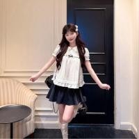 ราคา ทั้งร้านลดราคา สาวเกลือทะเลสไตล์หวานคอตุ๊กตาพัฟแขนเสื้อสีขาวด้านบนกระโปรงลายจุดสูท (46860870637)