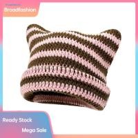 ราคา BRO ผู้หญิงหมวกฤดูหนาวลายหมวกฤดูหนาวสุภาพสตรีหมวกหัวคิตตี้ Contrast สี Stripes Star Fur Ball Decor Warm Windproof Elastic Anti slip หมวกสําหรับผู้หญิง (45306488406)