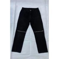 ราคา กางเกงยีนส์ขายาวสีดำฟอก Washed Black SIZE L (44611314482)
