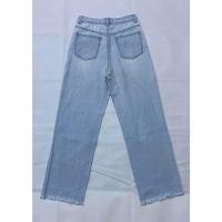 ราคา กางเกงยีนส์ขายาวทรงกระบอก Straight Leg Jeans สีฟอกฟ้าอ่อนละมุน Light Wash Blue SIZE M S35 (44761864548)