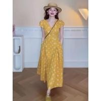 ราคา มาใหม่ สไตล์นักออกแบบคอวีเอวสูง ผอมลง ดูฤดูร้อนสไตล์อภิบาลชุดสีเหลืองซูเปอร์นางฟ้าอารมณ์ดอกไม้ยาวสกี (55661272879)