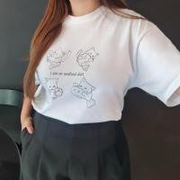 ราคา เสื้อยืด เสื้อOversize รุ่น แมวกินปลา เสื้อทาสแมว Unisex สไตล์มินิมอล ทรงหลวม เสื้อสีพื้น สกรีนลายแมว (29670645725)