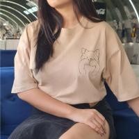 ราคา พร้อมส่ง เสื้อยืด Oversize สกรีนลายแมวกุมใจ เสื้อทาสแมว เสื้อพ่อแมวแม่แมว I Unisex สไตล์มินิมอล ผ้าCotton ทรงหลวม (26320645598)