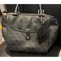ราคา ปล่อยต่อค่ะ แท้ มือ2 GUESS FACTORY VALY GIRFRIEND SATCHEL BAG (51509699342)