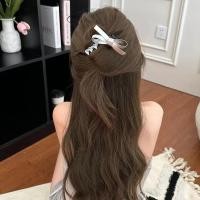 ราคา 2025 Heart Rhinestone Twist Clip กิ๊บติดผมโบว์เงิน (29926595350)