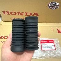ราคา ยางพักเท้าหน้าเวฟ125s เวฟ125r เวฟ125iตัวแรก เวฟ125x เวฟ100 2ชิ้น แท้เบิกศูนย์ (43776627204)