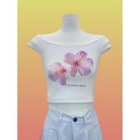 ราคา เสื้อปาดไหล่ร่องขาว ชบาคู่ชม (26528184772)
