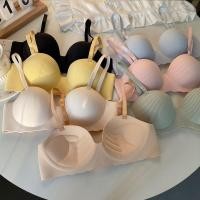 ราคา 102 สินค้าพร้อมส่งจากไทย เสื้อในไร้โครงสีพาสเทล 3 ตะขอเสริมฟองน้ำในตัว COK (50211139168)