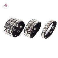 ราคา HWETR Unique Rivet Stud Wide Cuff Punk Gothic Ro Unisex กําไลข้อมือสร้อยข้อมือผู้ชายเครื่องประดับ (51761446056)
