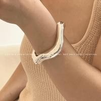 ราคา Deli สร้อยข้อมือ ประดับหินนามธรรม สีเงิน หรูหรา (24205577327)