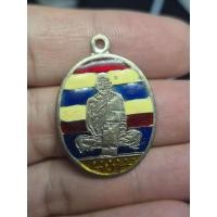 ราคา เหรียญหลวงพ่อเดิม วัดหนองโพ นั่งเต็มองค์ หลังจาร รูปไข่ลงยาลายธงชาติ (51907695672)