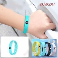 ราคา อรอน สายรัดข้อมือป้องกันไฟฟ้าสถิตย์ สร้อยข้อมือป้องกันไฟฟ้าสถิตย์กําจัดไฟฟ้าสถิตแบบไร้สาย สายรัดข้อมือกันเหงื่อซิลิโคนประจุลบแบบเรียบง่ายกีฬา (52060376132)