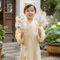ราคา พัดลมเย็บปักถักร้อยสไตล์ลินนี่ มือถือด้ามยาวพัดลมสไตล์โบราณ น่ารักมุกประดับด้วยกระต่ายรูปด้วยพู่พัดลมเต้นรําสุภาพสตรี (53614920390)
