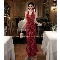ราคา พรรคฝรั่งเศสพรรคพรรคเซ็กซี่สีแดงลายจุดกระโปรงยาวผู้หญิง ผอมลง ดูคอวีลูกไม้เย็บแขนกุดกลางความยาวชุด หางปลา (49615141456)