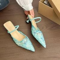 ราคา สุภาพสตรีรองเท้าแตะเป่าโถวครึ่งรองเท้าแตะผู้หญิงฤดูร้อนสวมใส่ด้านนอกดอกไม้ลูกไม้ผ้ากอซกลวงระบายอากาศชี้นิ้วเท้าส้นเล็กกริชส้นสูงรองเ (56511799113)